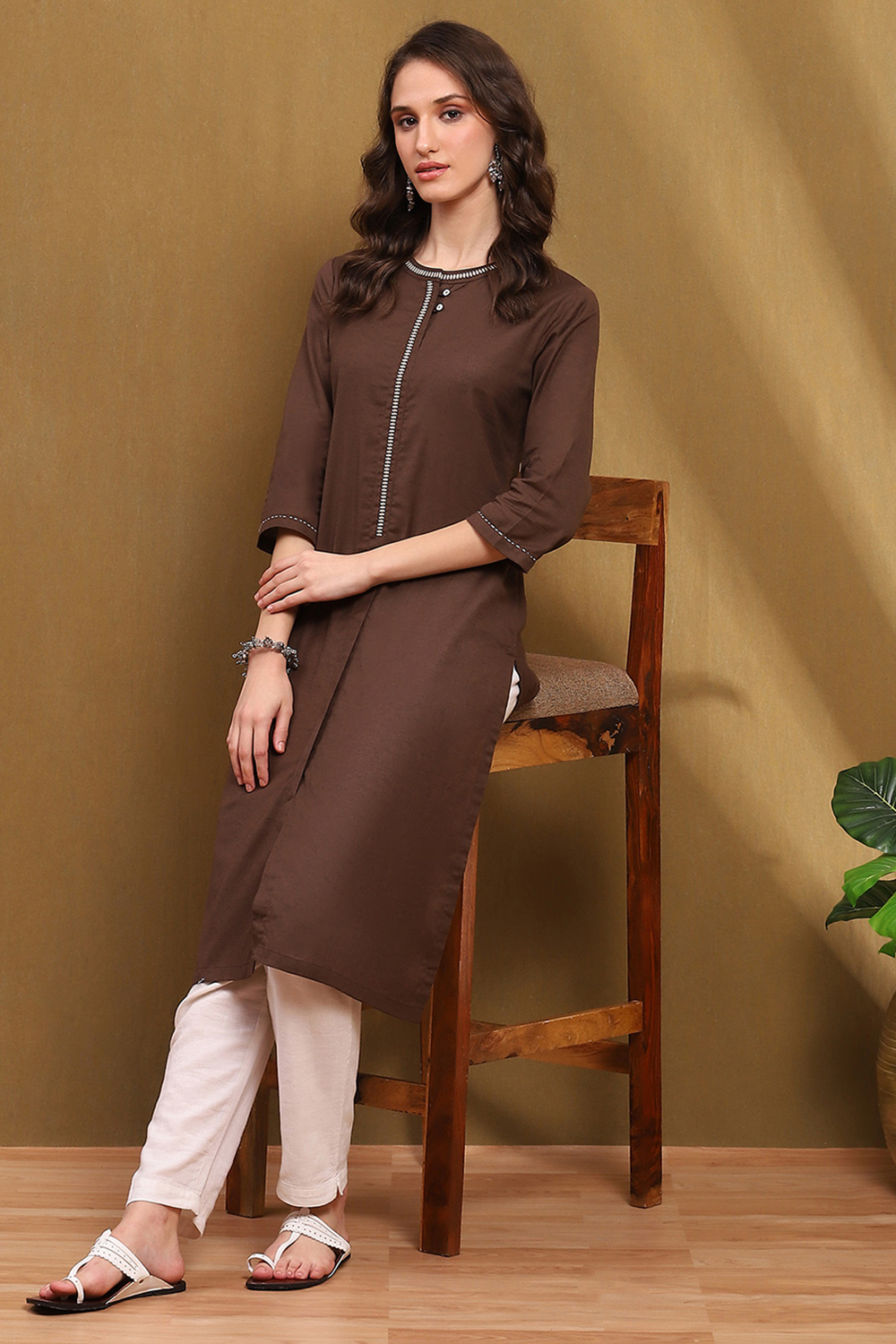 Green Cotton Blend Solid Regular Fit Straight Kurta image number 0