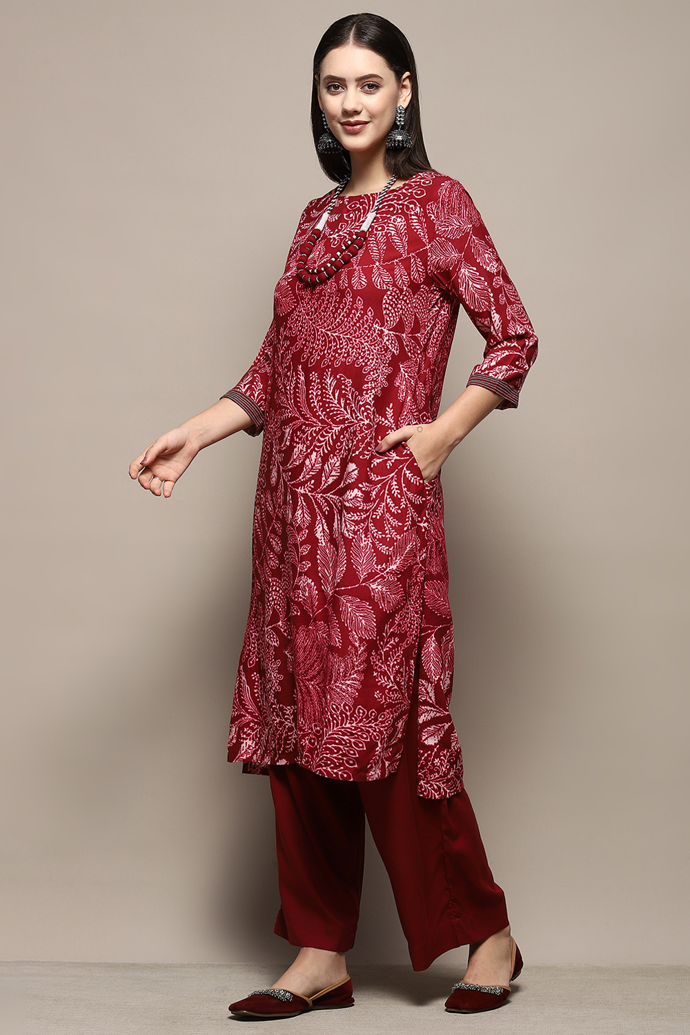 Maroon Printed Straight Kurta Set image number 2