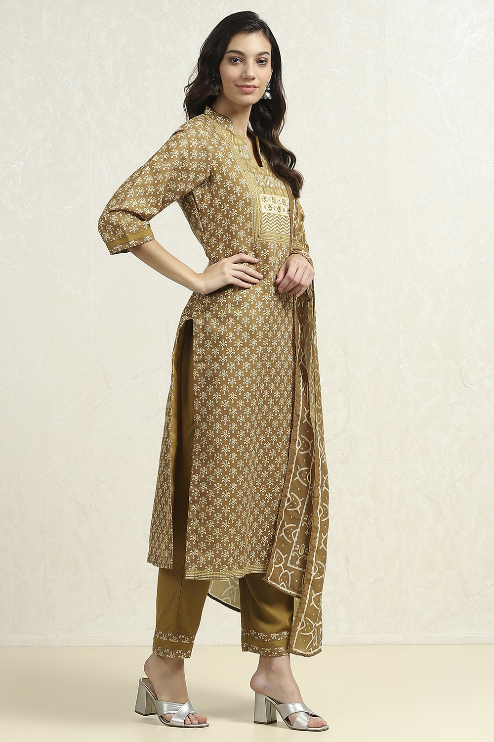 Green Cotton Blend Printed Unstitched Suit Set image number 6