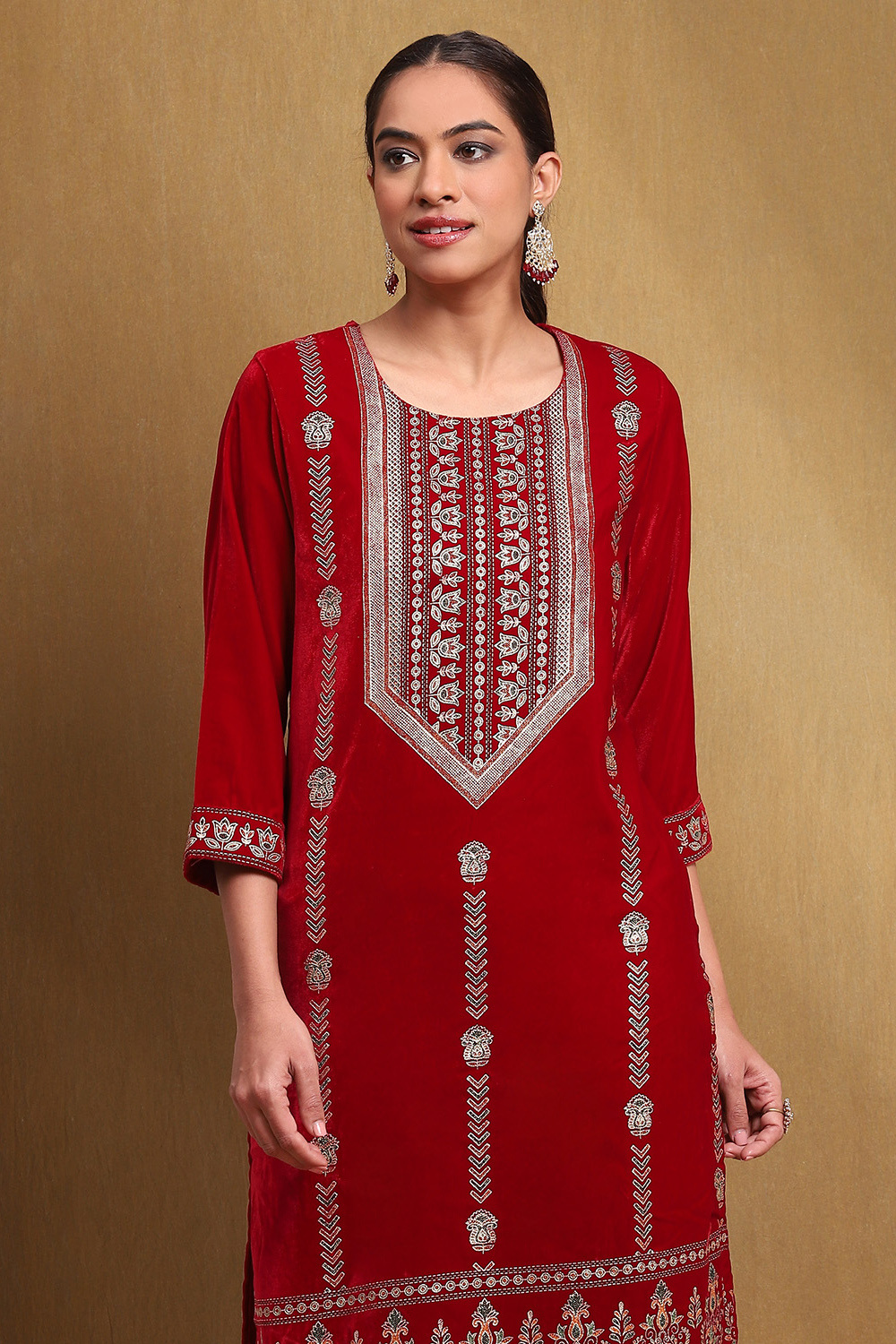 Red Velvet Embroidered Straight Kurta Set image number 1