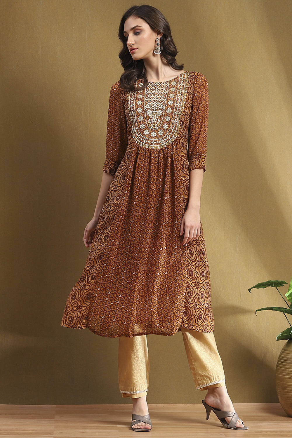 Beige Georgette Straight Kurta image number 0