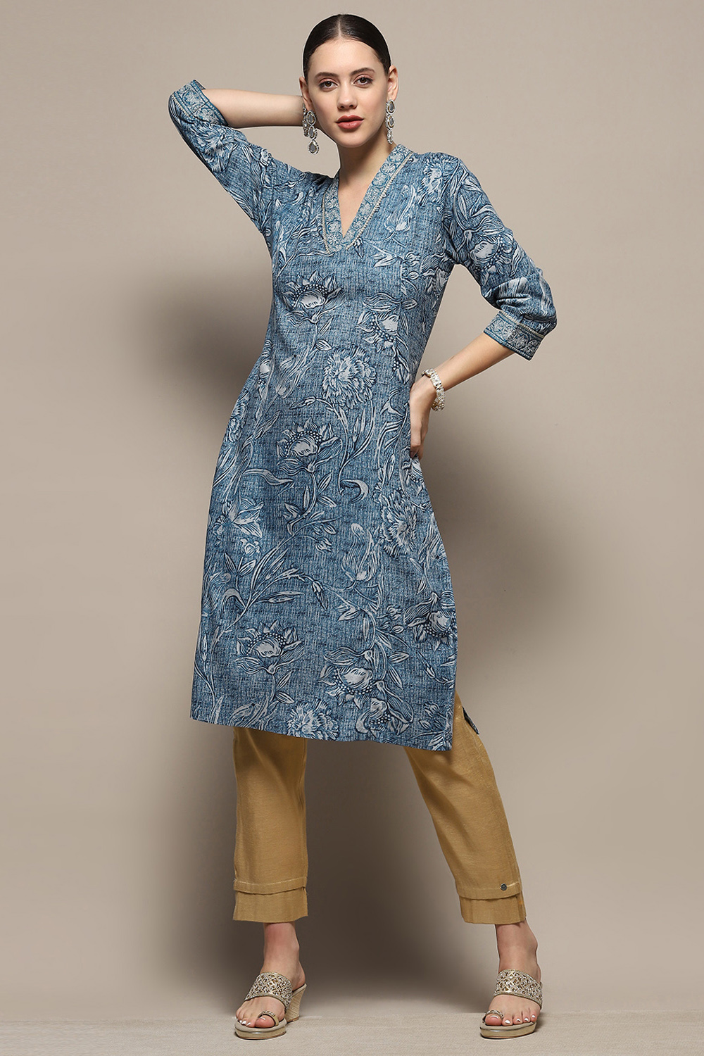 Blue Floral Printed Regular Fit Straight Kurta image number 0