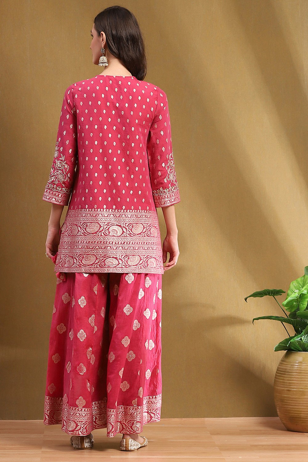 Pink Polyester Straight Suit Set image number 4