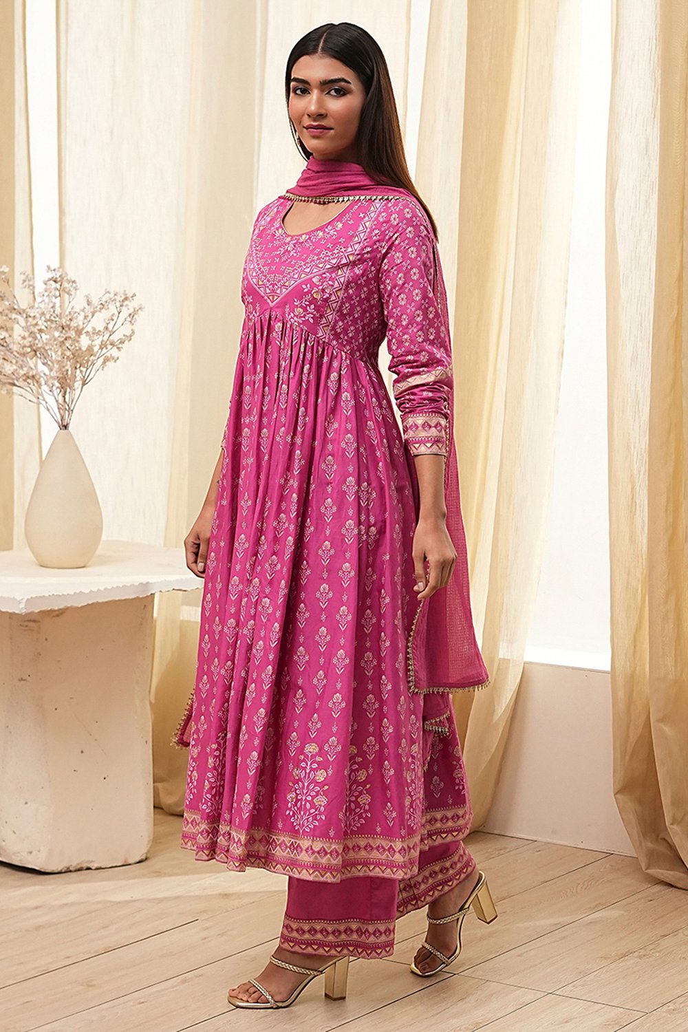 Onion Pink Cotton Printed Anarkali Suit Set image number 3