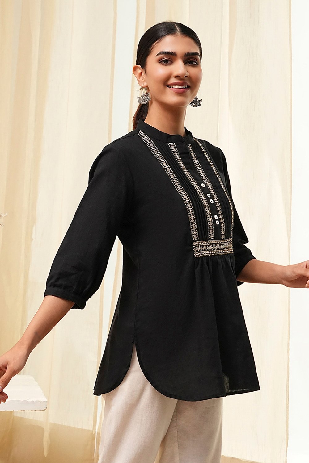 Black Cotton Yarn-Dyed Short Straight Kurta image number 4