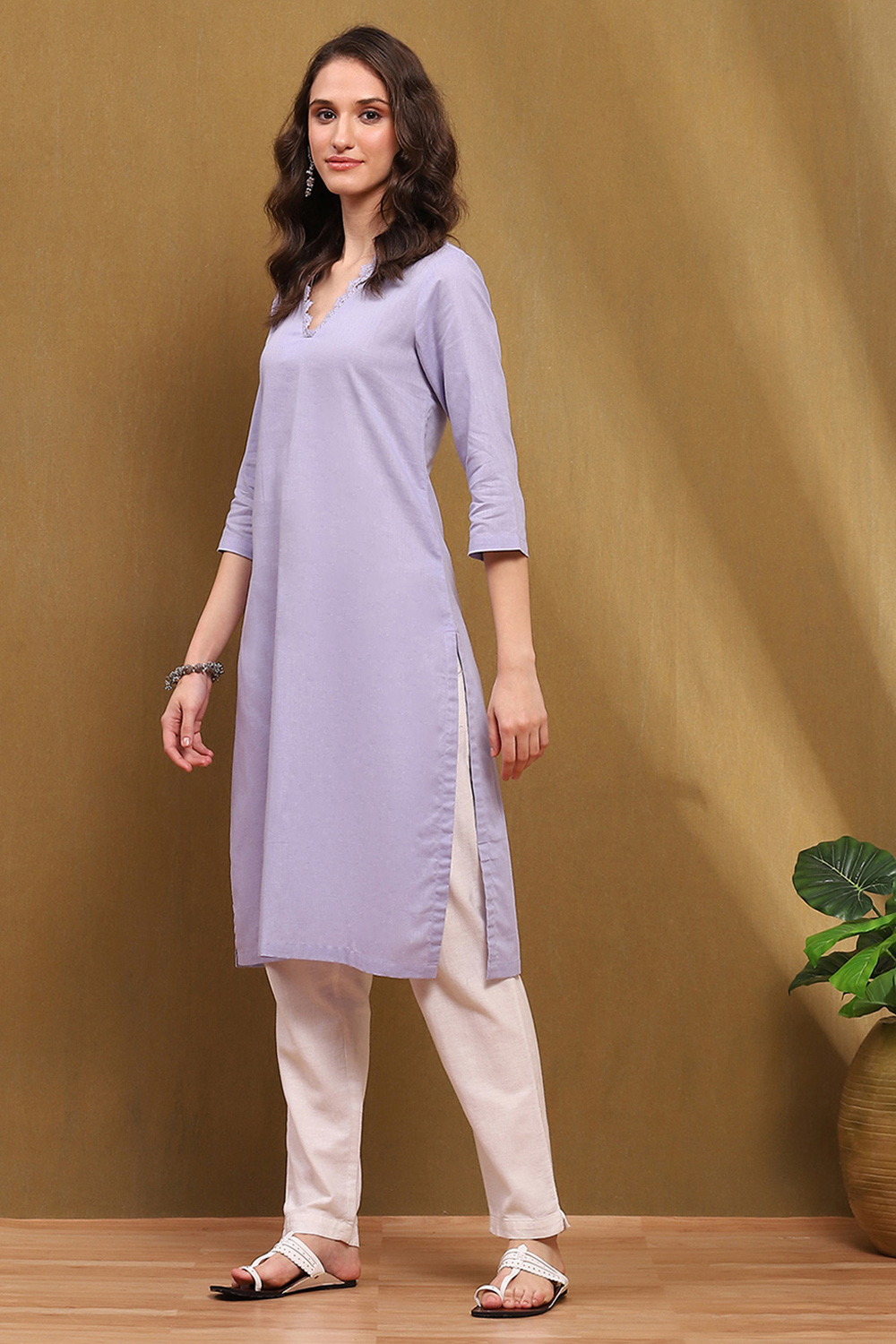 Peach-Coloured Cotton Blend Solid Straight Kurta image number 2