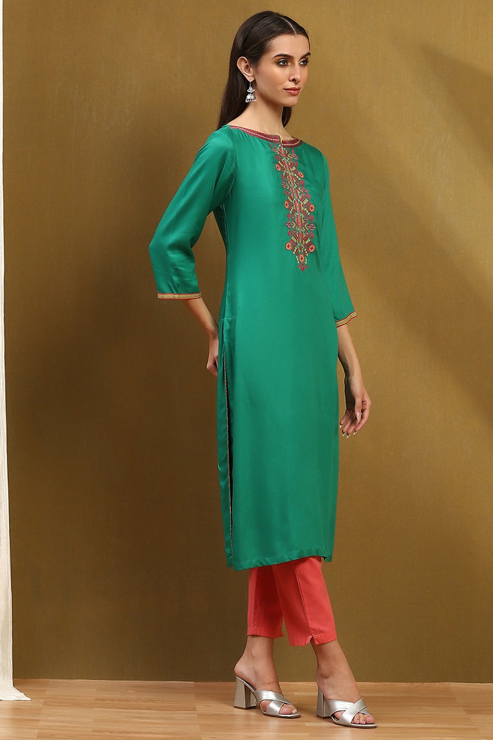 Green Straight Rayon Kurta image number 4