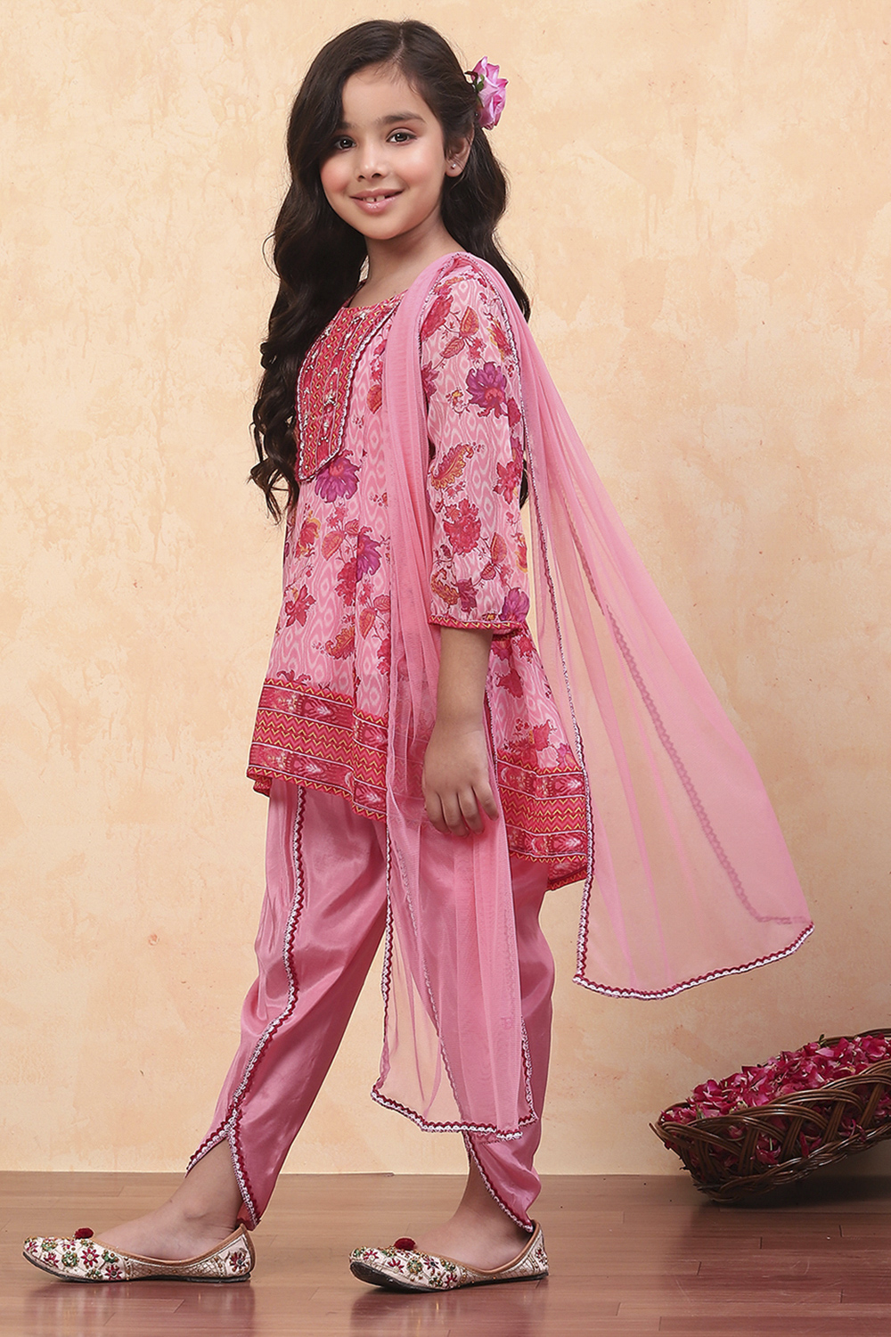 Pink Georgette Floral Printed Asymmetric Suit Set image number 3