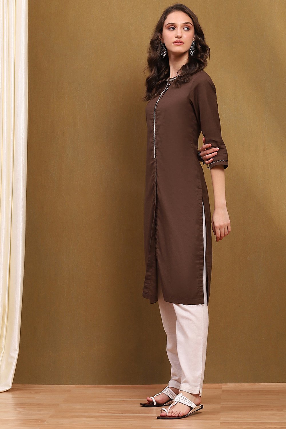 Green Cotton Blend Solid Regular Fit Straight Kurta image number 2