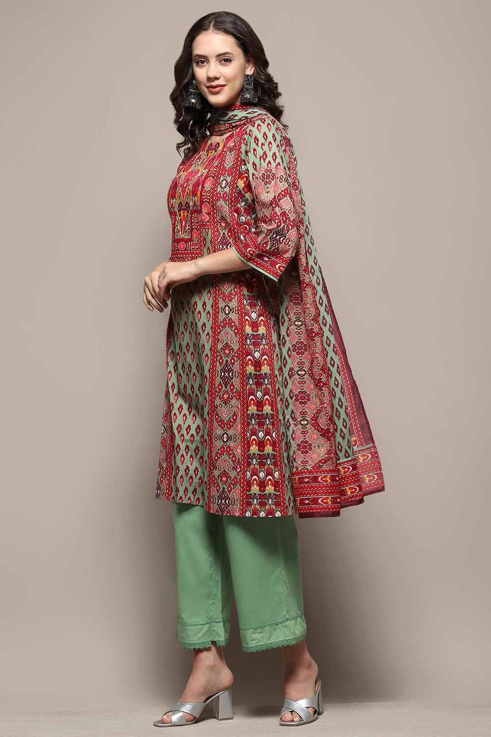 Green and Maroon Cotton Printed Straight Suit Set image number 5