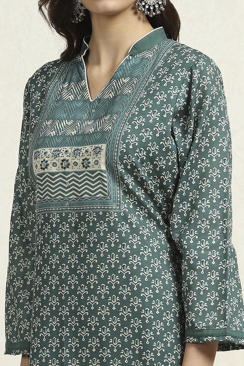 Green Cotton Blend Printed Unstitched Suit Set image number 2