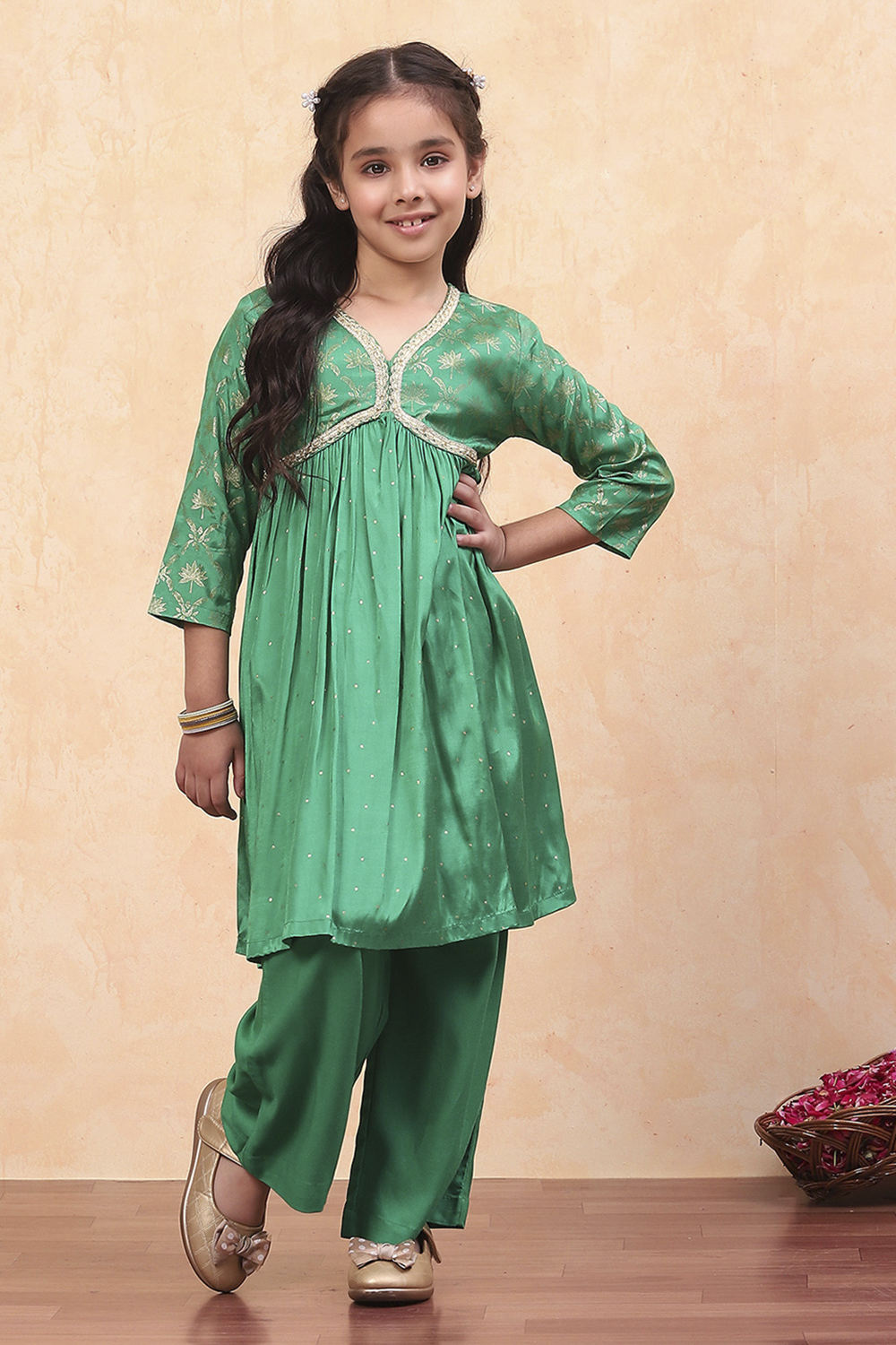 Green Viscose Blend Gathered Kurta Set image number 6