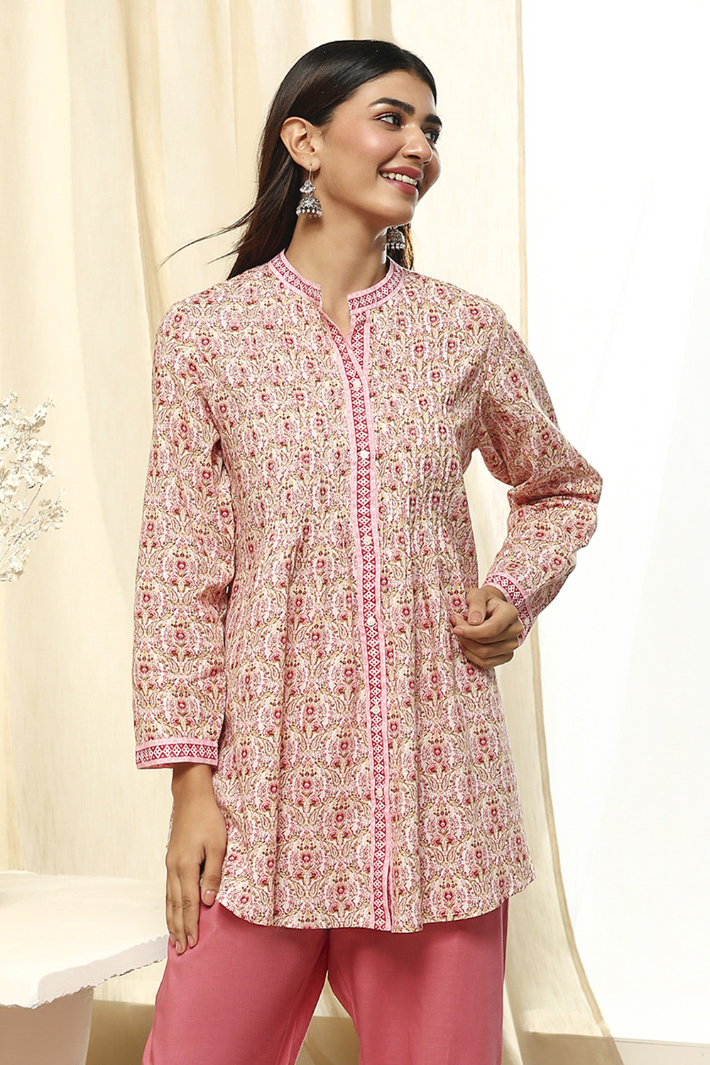 Pink Floral Cotton Shirt-Style Short Kurta image number 5