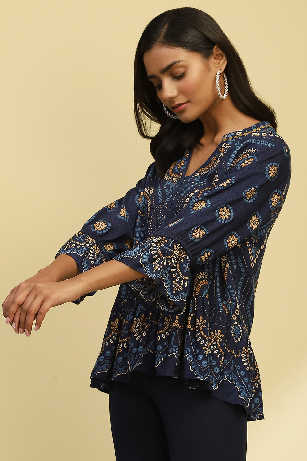 Navy Blue Bandhani Printed Flared Tiered Kurti image number 3