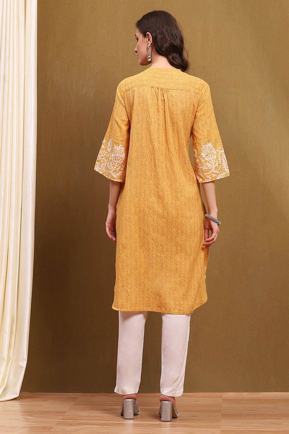 Mustard-Yellow Cotton Straight Kurta image number 3