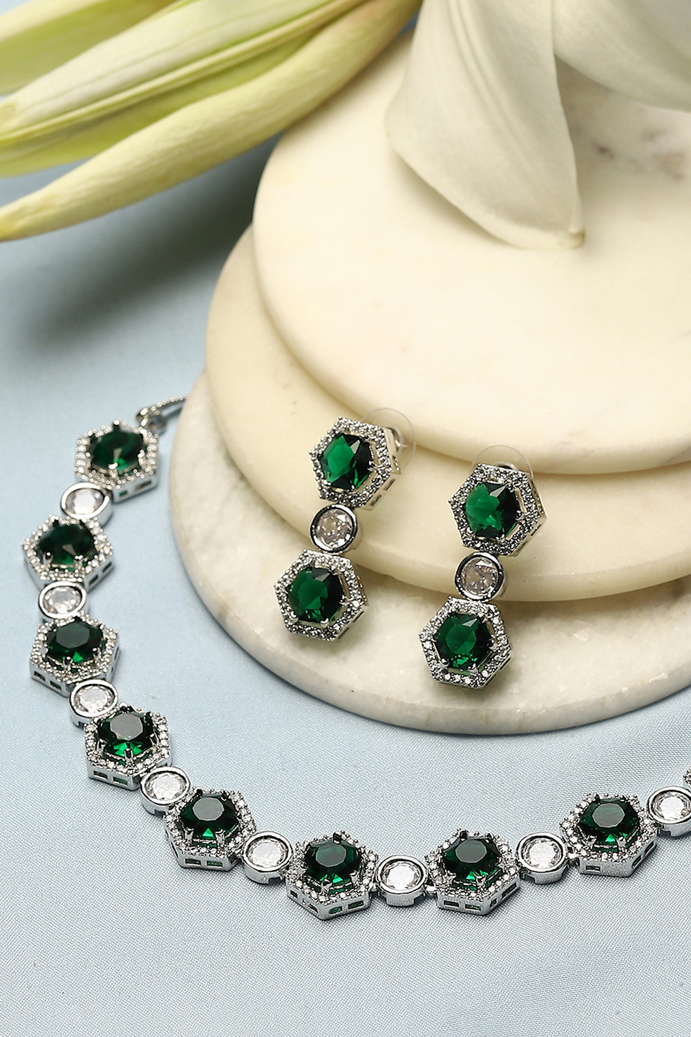 Emerald Green Brass Necklace Set image number 4