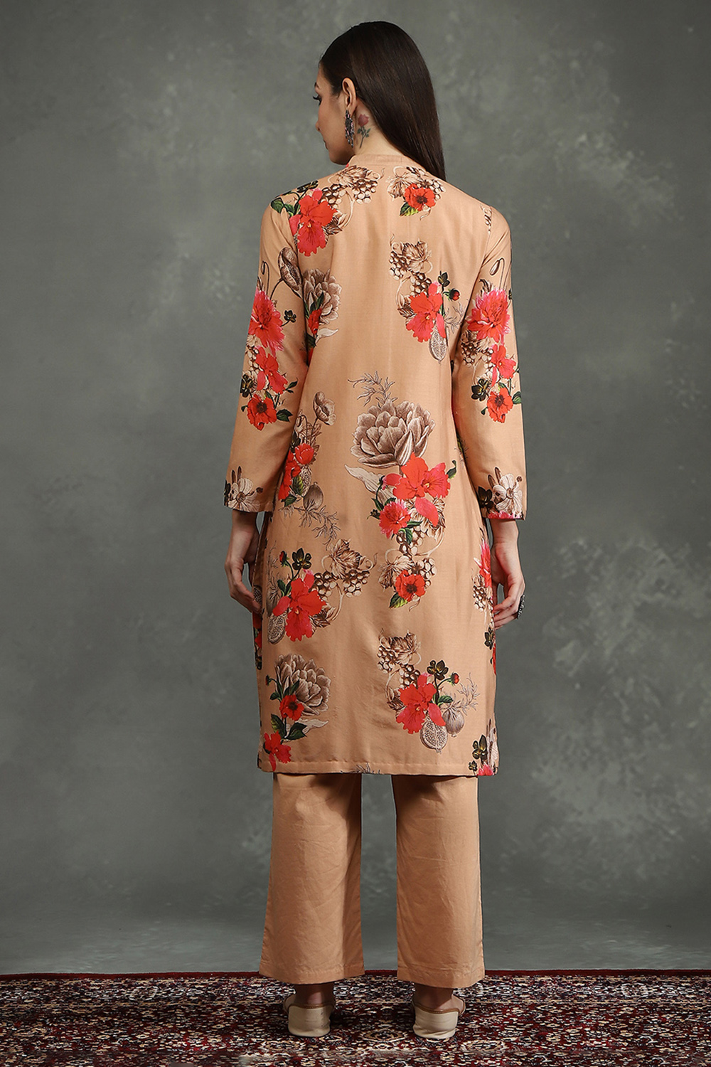 Rohit Bal Peach-Toned Silk Chanderi Floral Printed Straight Kurta Set image number 4