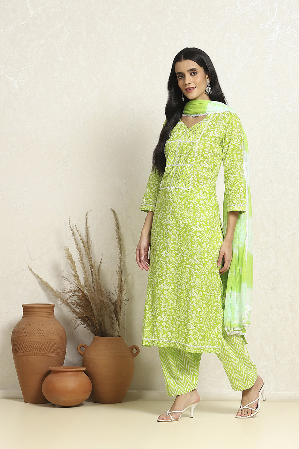 Grey Cotton Floral Printed Unstitched Suit Set image number 4