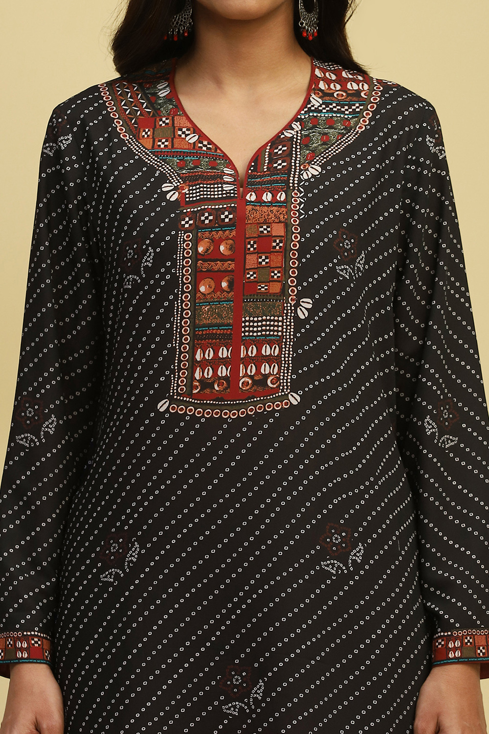 Black Crepe Bandhani Printed Straight Kurti image number 1