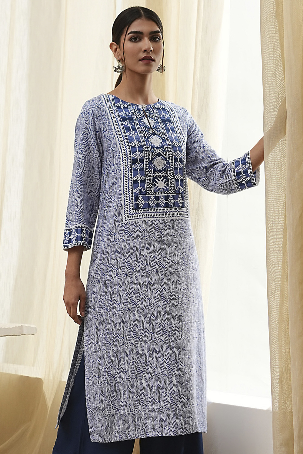 Indigo Viscose Rayon Straight Printed Kurta image number 6