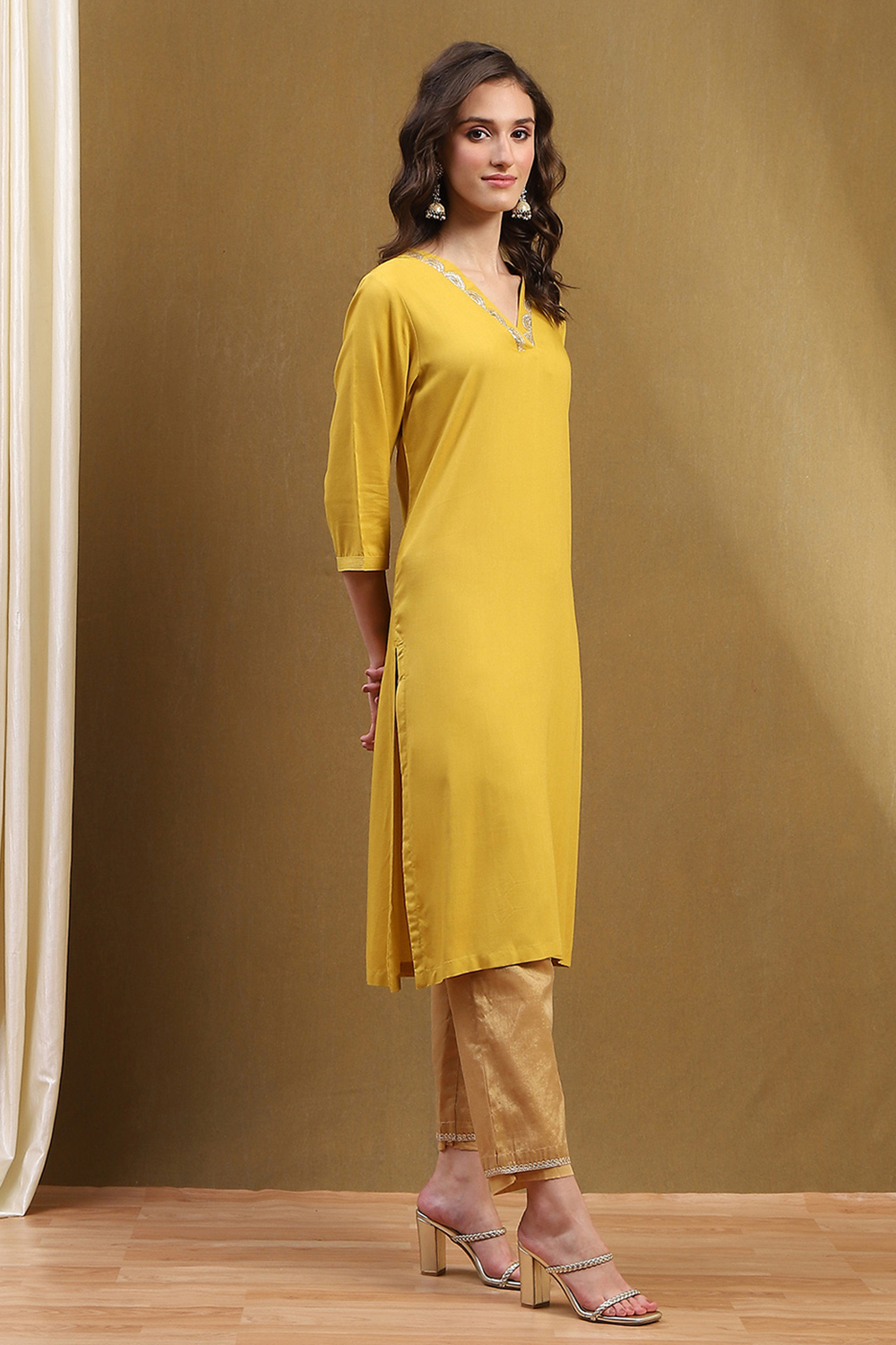 Mustard Yellow Solid Straight Kurta image number 4