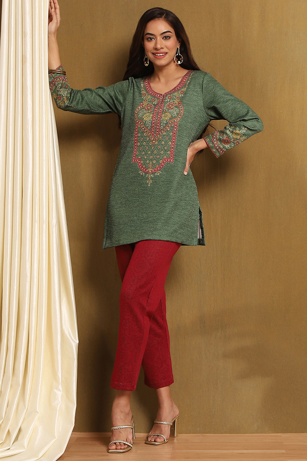 Green Polyester Straight Short Kurti image number 0