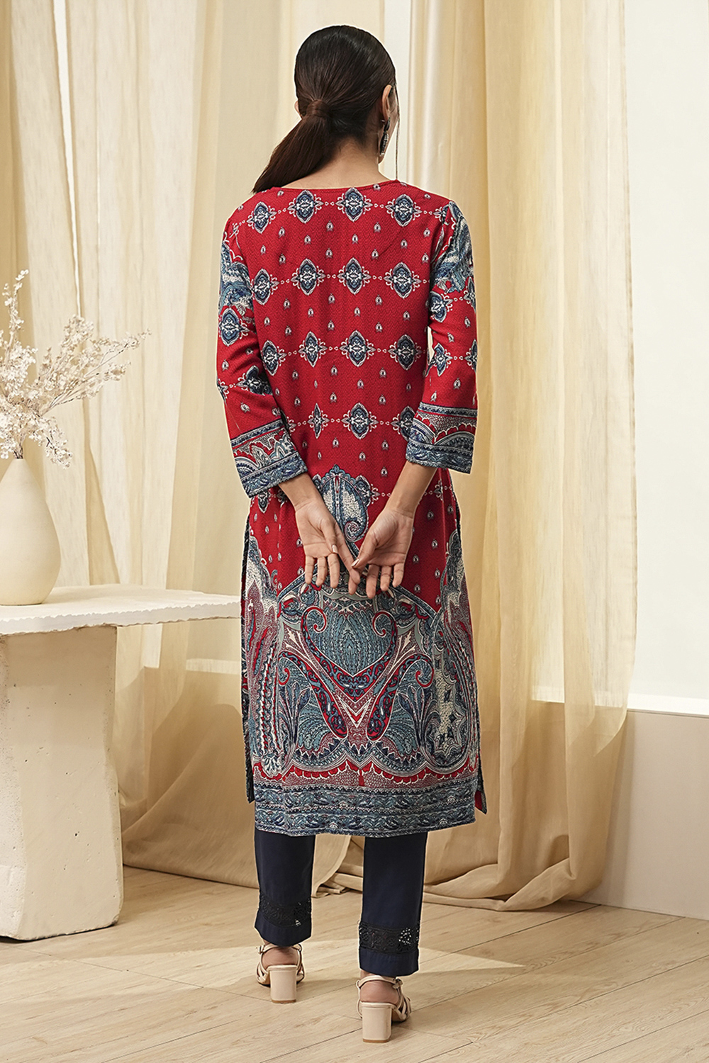 Red and Blue Printed Straight Kurta image number 3