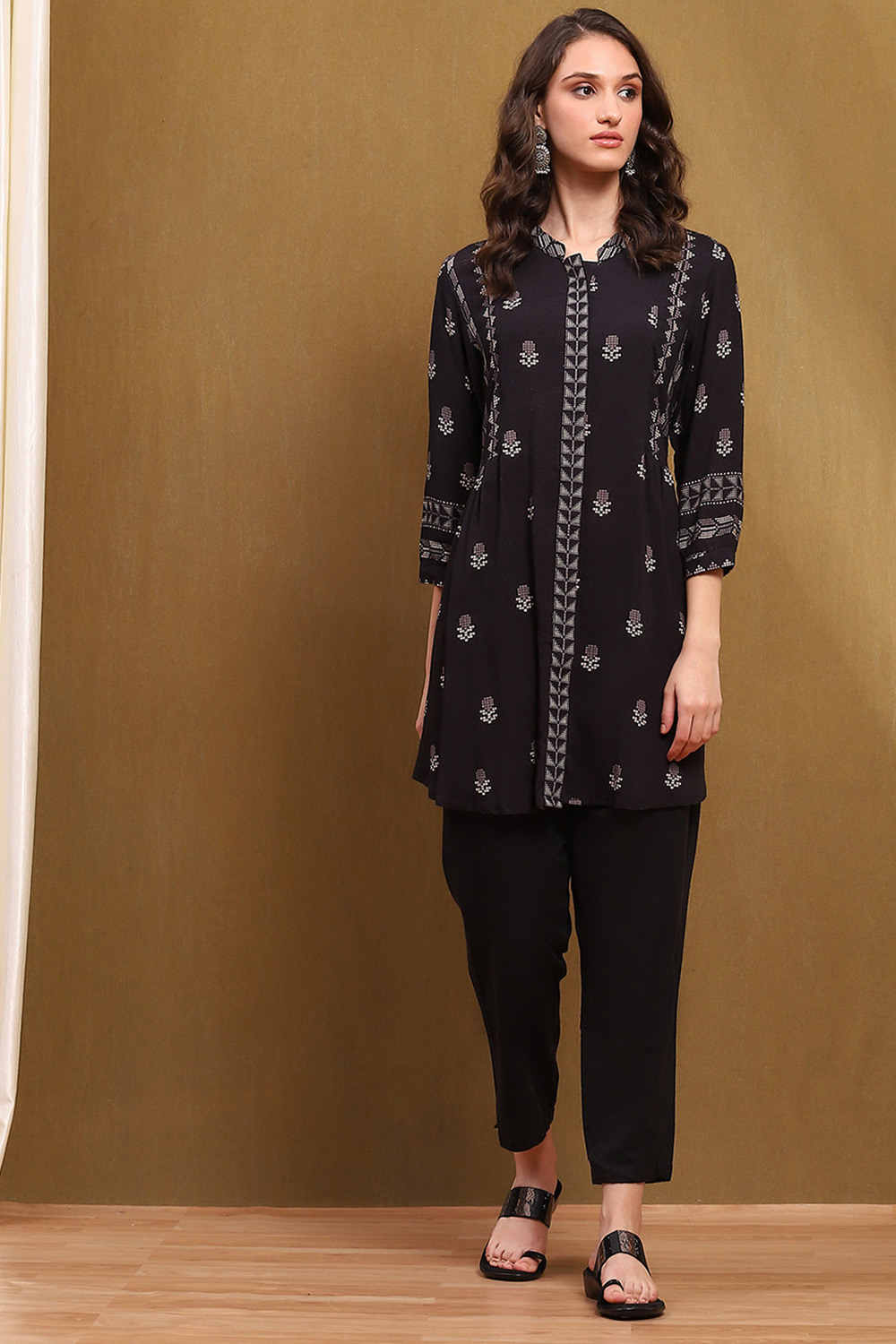 Navy Rayon Straight Kurta image number 5