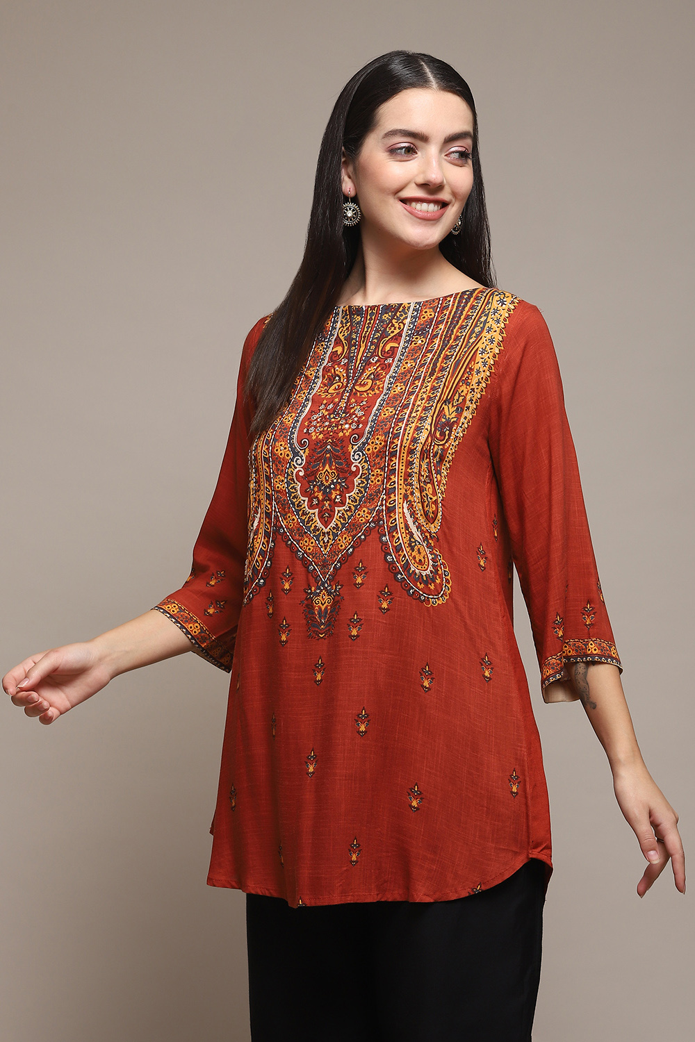 Brown LIVA Straight Printed Kurti image number 2