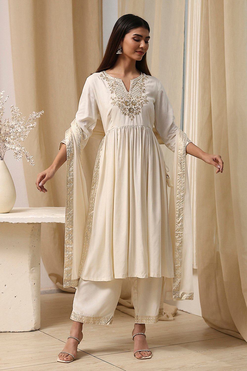 Cream-Colored Viscose Embellished Gathered Suit Set image number 0