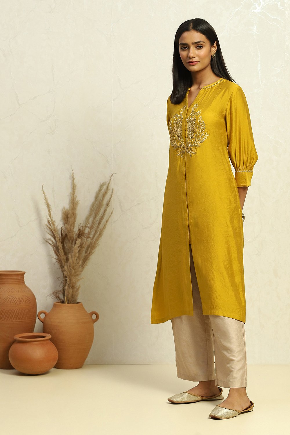 Yellow Embroidered Festive Straight Kurta image number 2