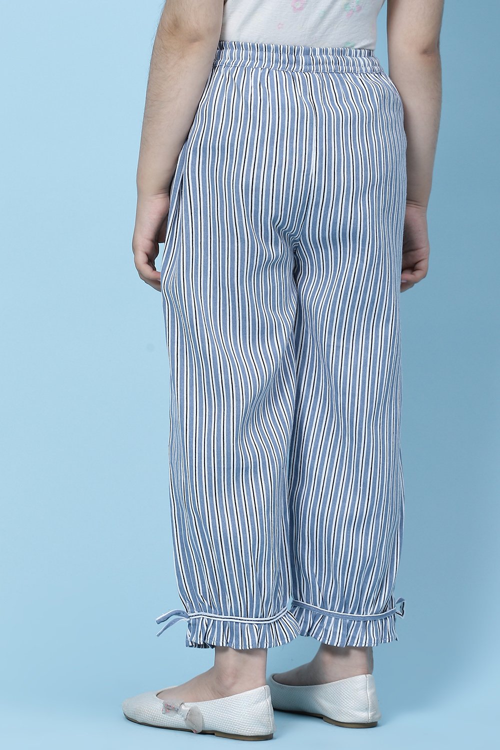 Blue Cotton Straight Yarndyed Pant image number 4