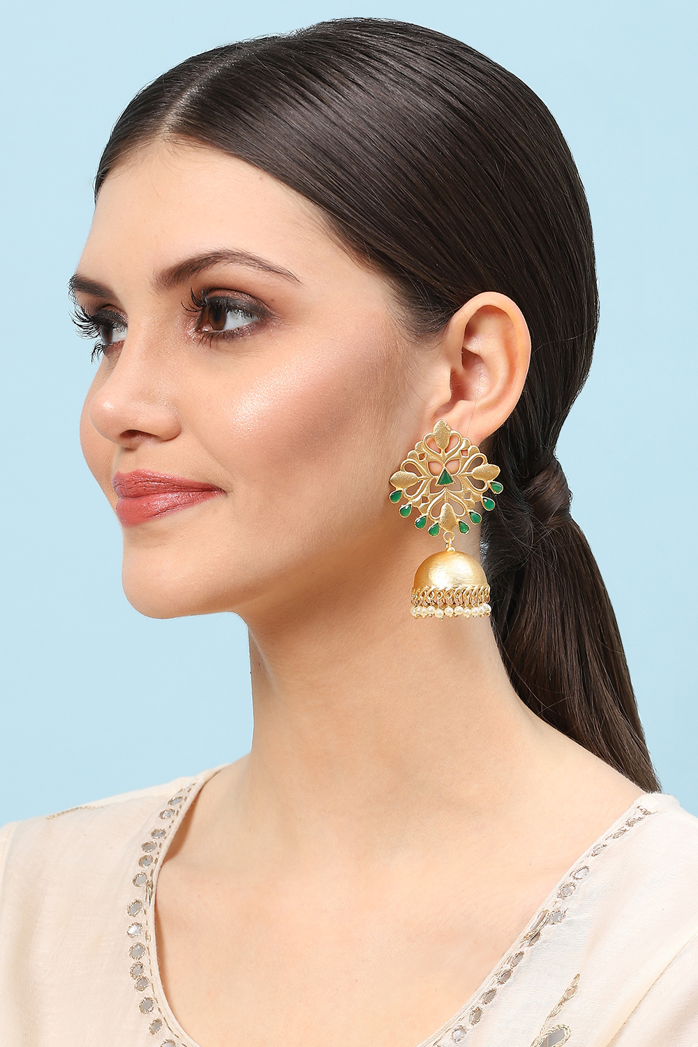 Gold Green Earrings image number 3