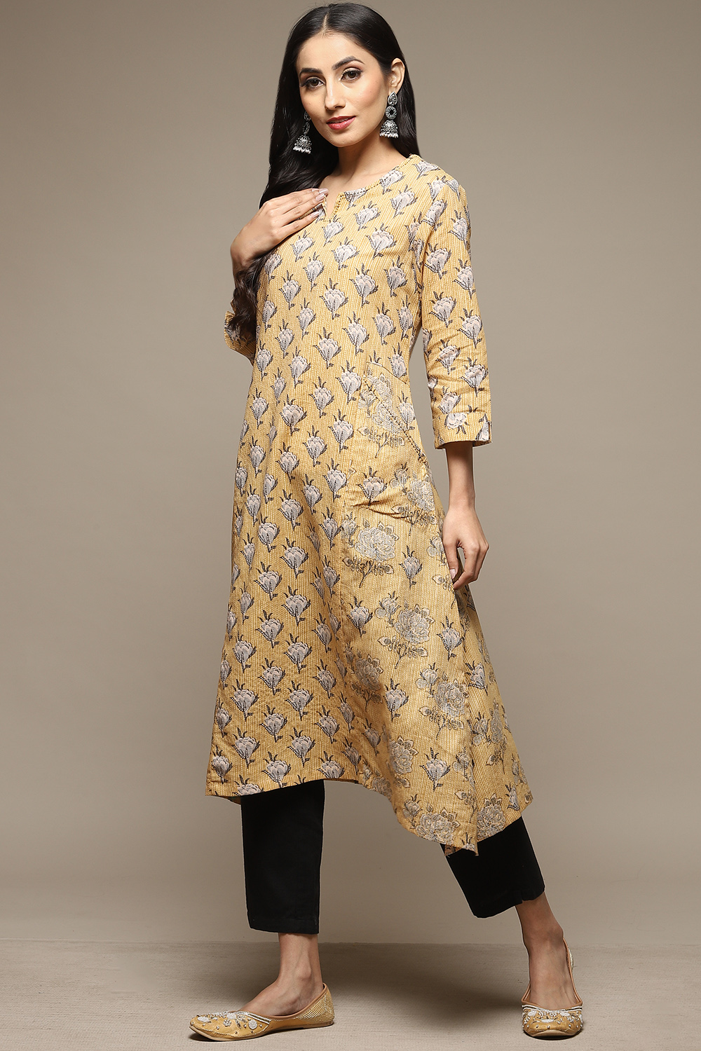 Yellow Carbon Cotton Straight Printed Kurta image number 5