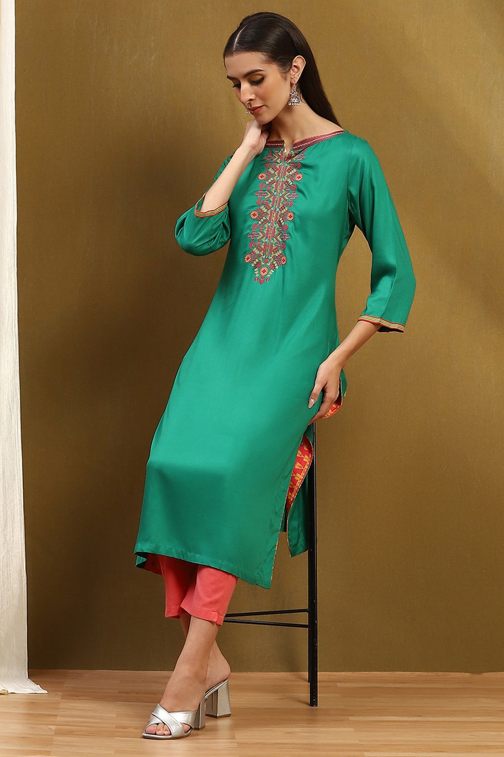 Green Straight Rayon Kurta image number 0