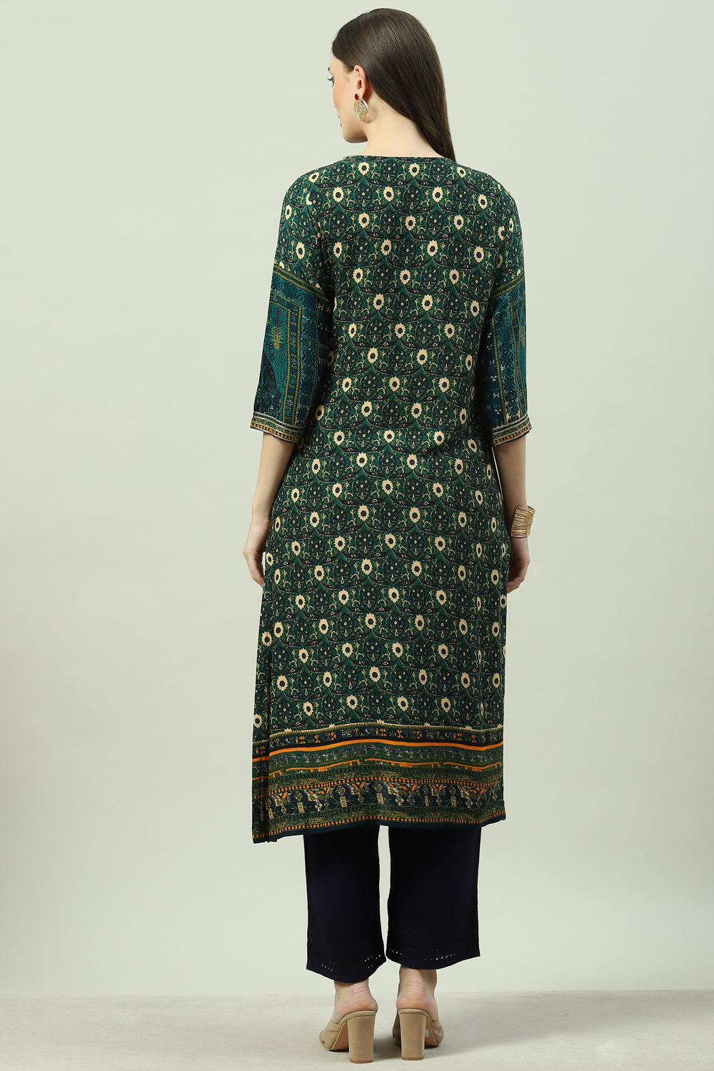 Green LIVA Straight Printed Kurta image number 4