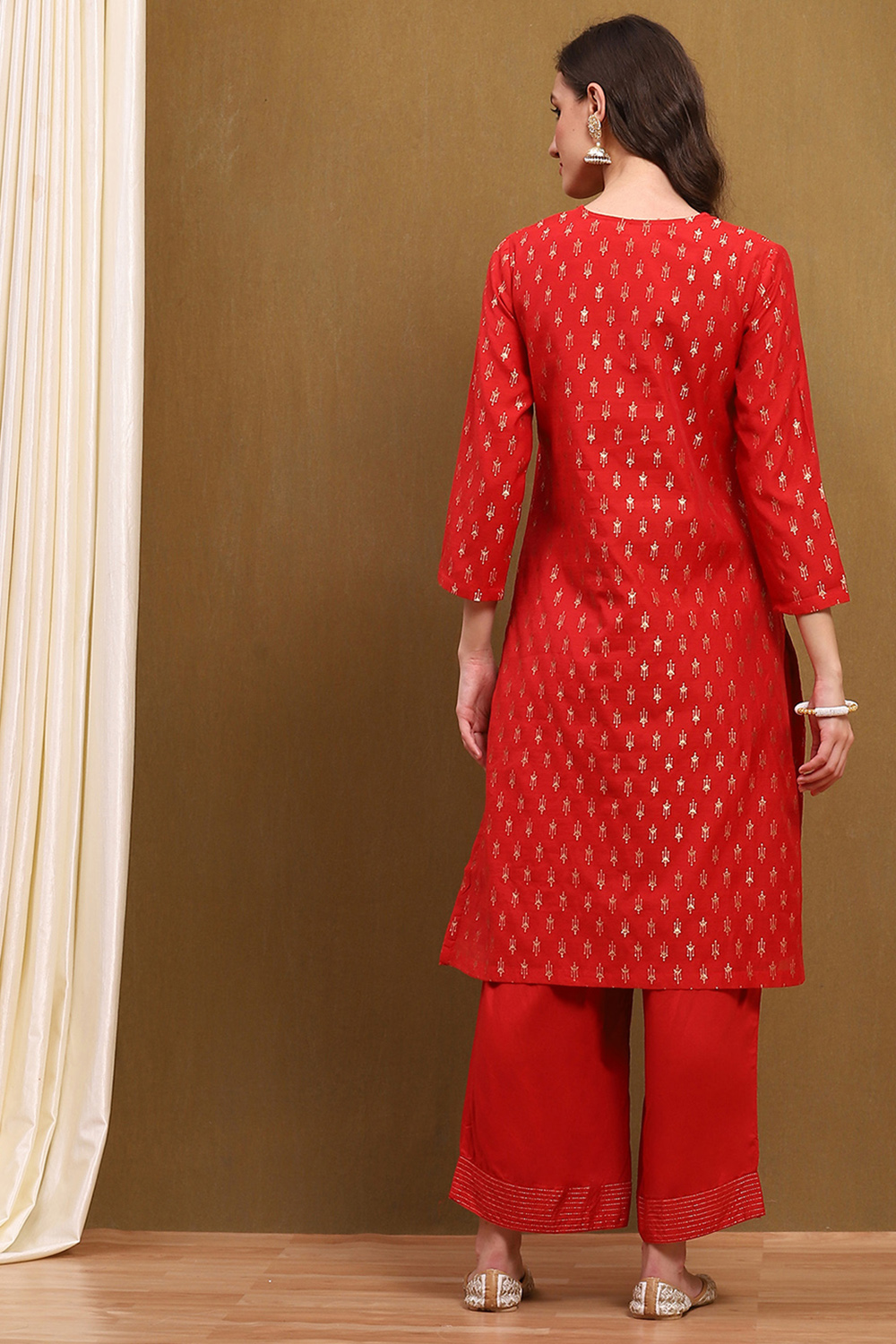 Red Yarn-Dyed Brocade Festive Straight Suit Set image number 4