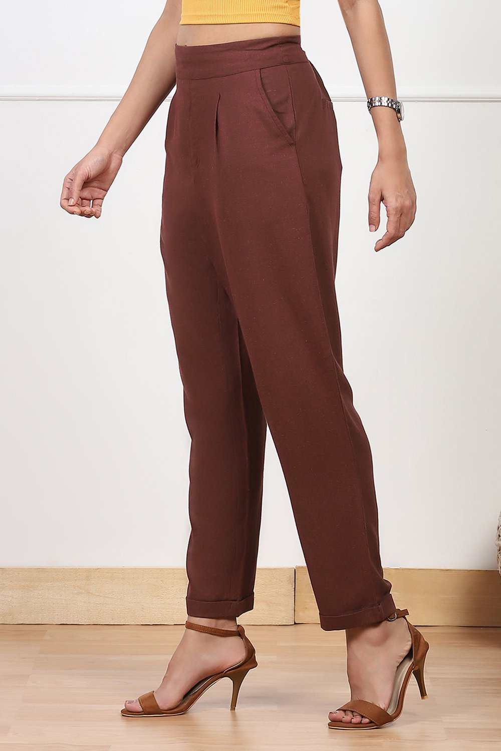 Brown Solid Tapered Relaxed Fit Pants image number 2