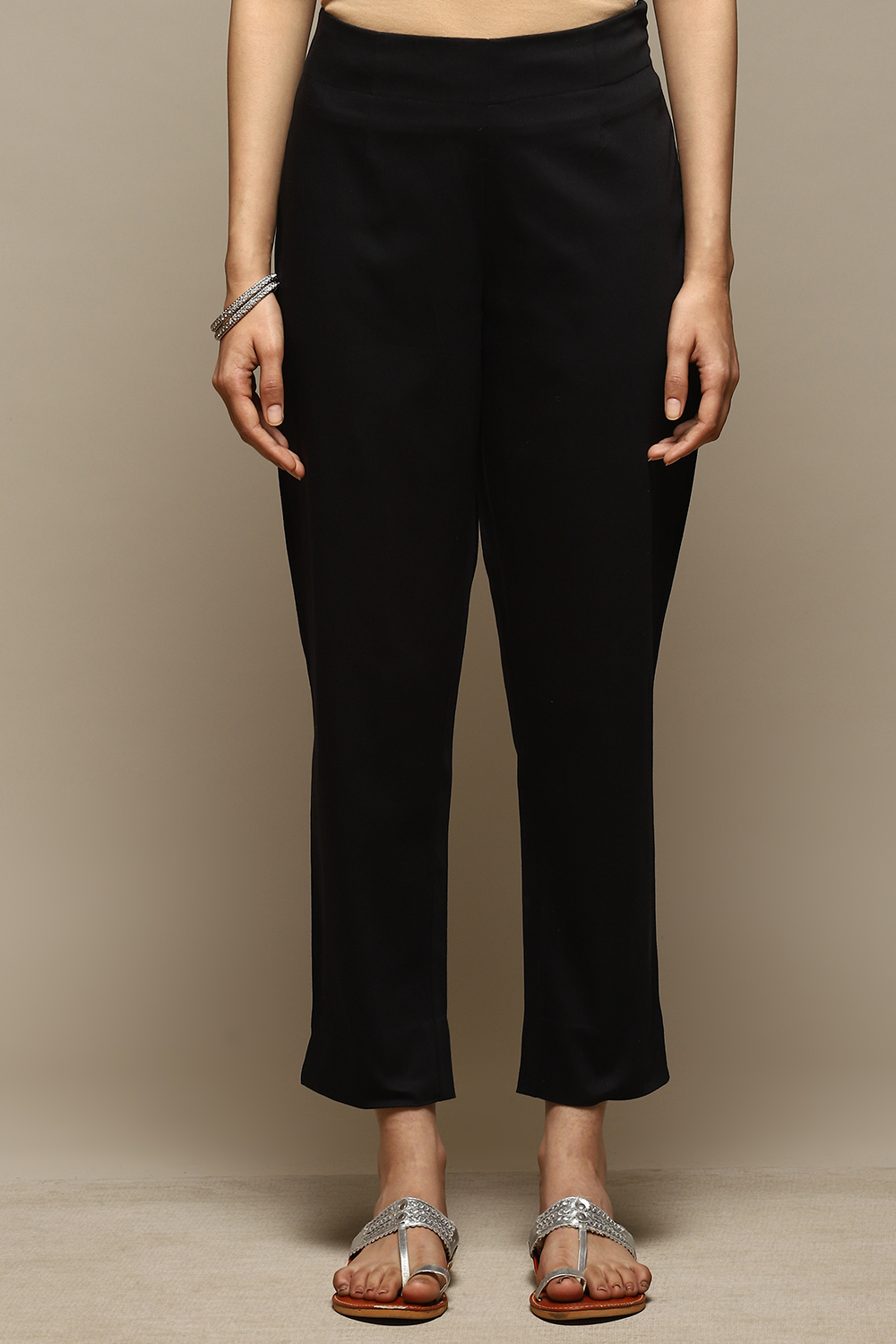 Black Cotton Relaxed Pant image number 5