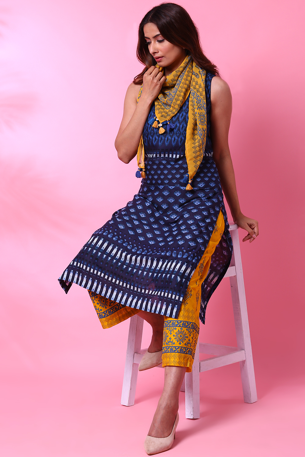 Indigo Cotton Sleeveless Printed Kurta image number 4