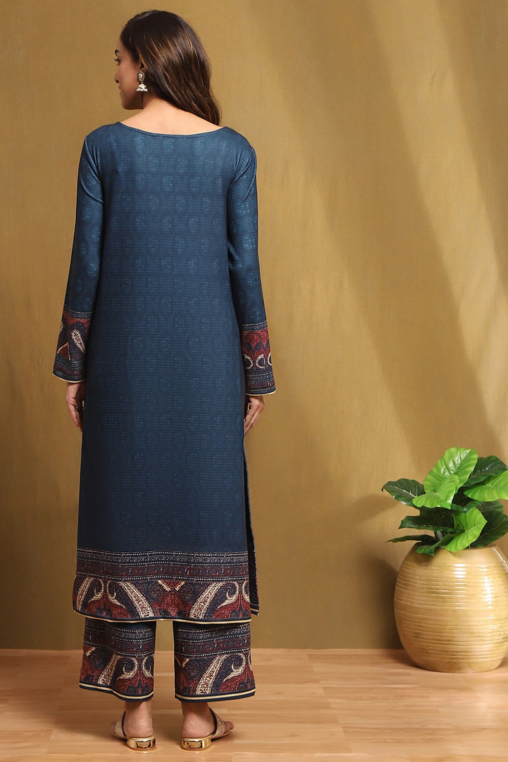 Teal Printed Straight Winter wear Kurta Set image number 4