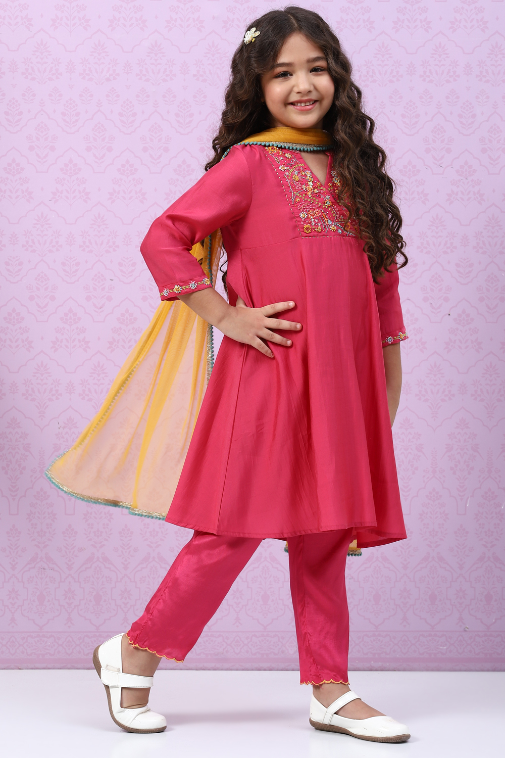 Pink Poly Viscose Straight Kurta Pants Suit Set image number 0