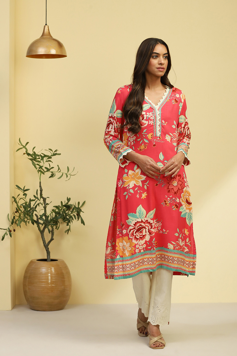 Pink Floral Printed Straight Kurta image number 5