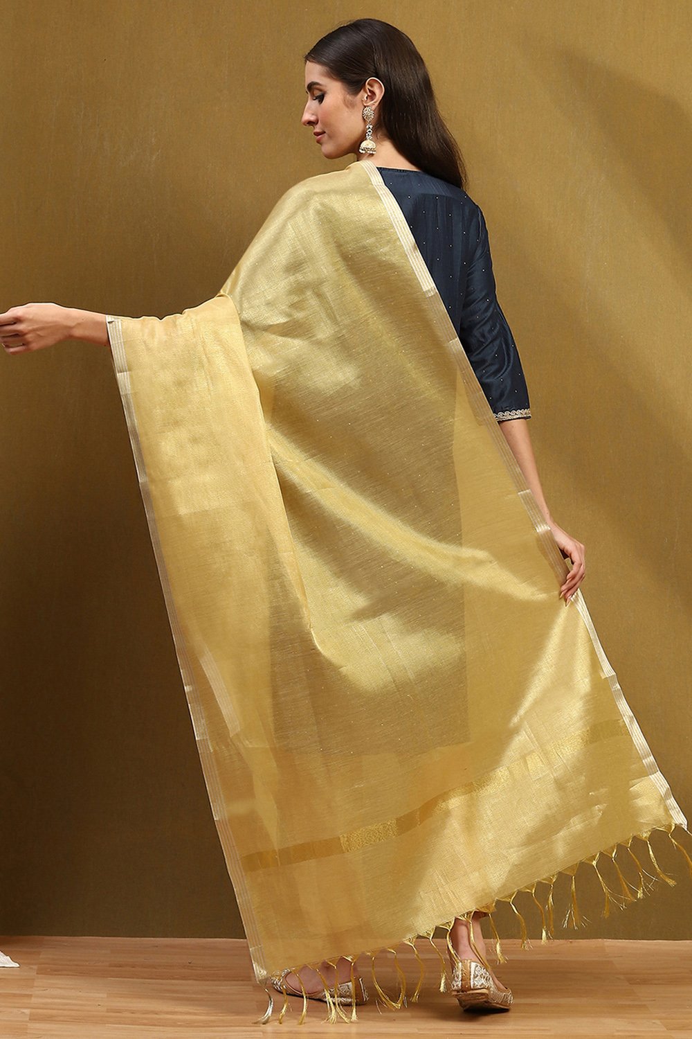 Gold-Toned Poly Silk Yarn-Dyed Festive Dupatta image number 3