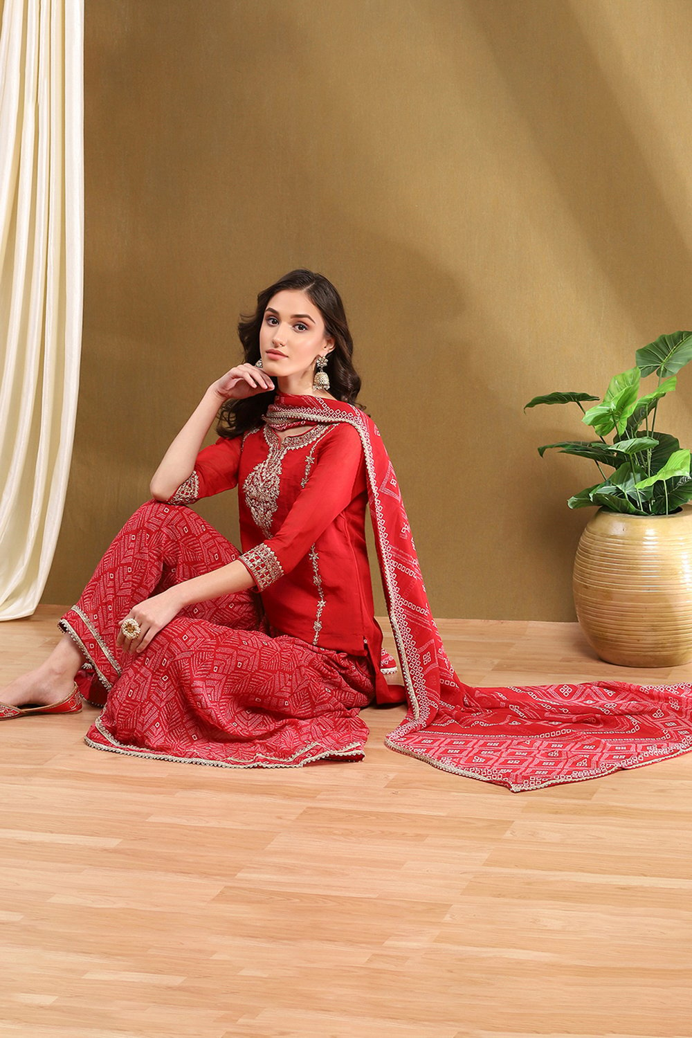 Red Embroidered Festive Straight Suit Set image number 0