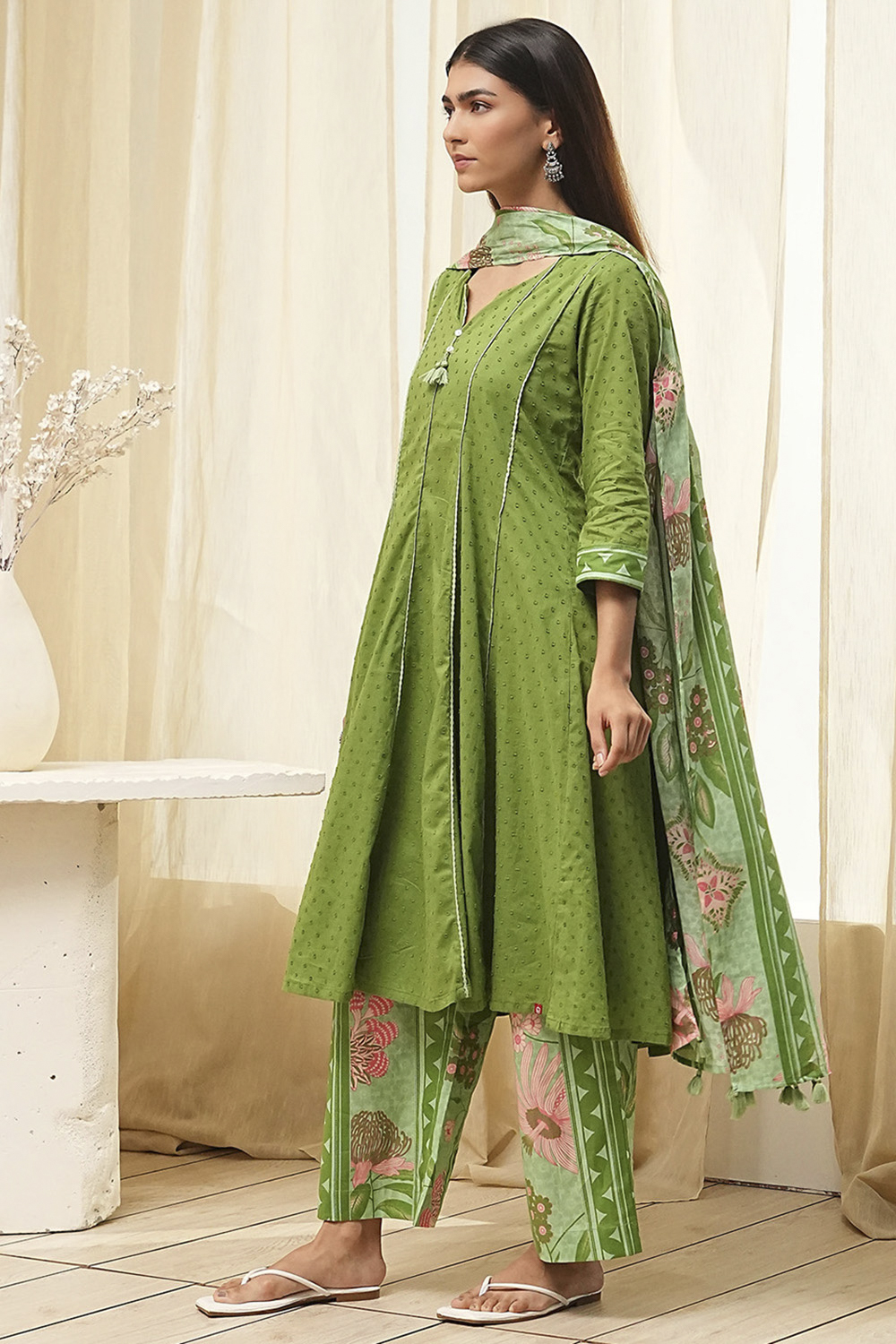 Olive Green Cotton Kalidar Suit Set image number 3