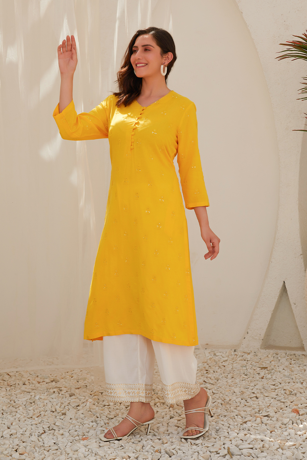 Yellow Rayon Floral Embroidered Straight Kurta image number 2