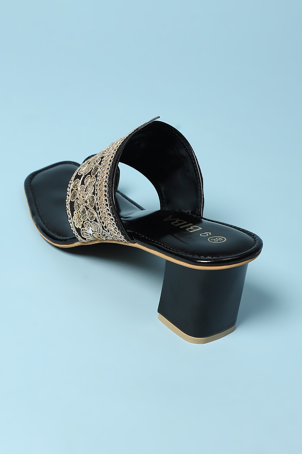 Black Embroidered Ring Toe Sandals image number 4