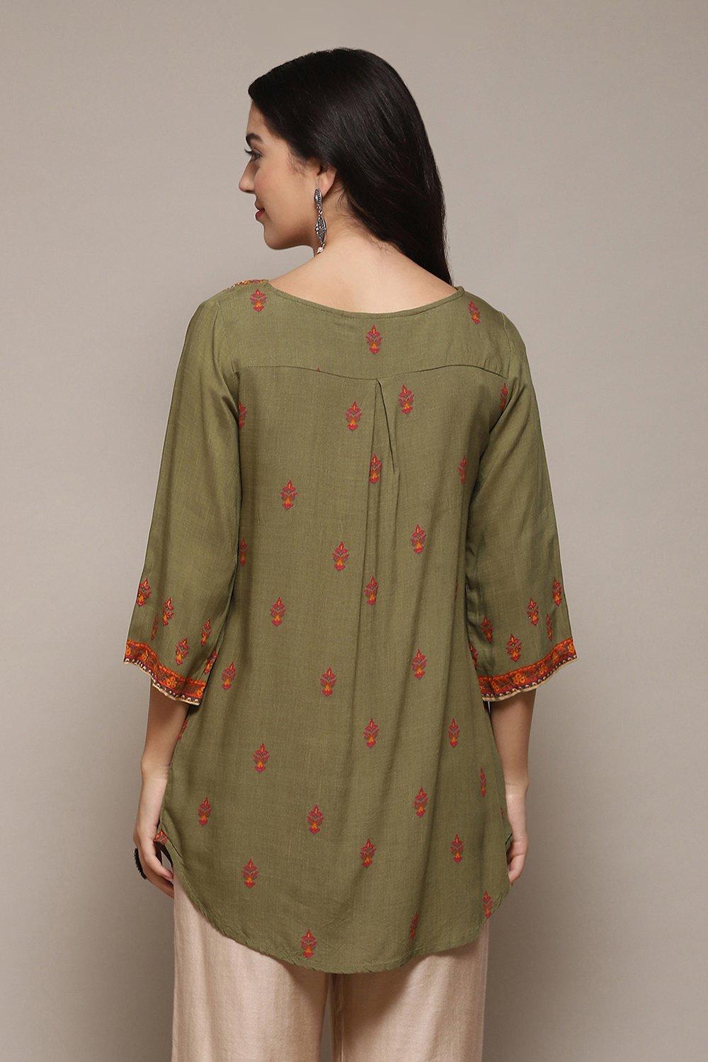 Brown LIVA Straight Printed Kurti image number 3