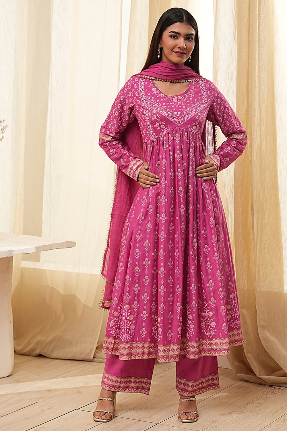 Onion Pink Cotton Printed Anarkali Suit Set image number 7